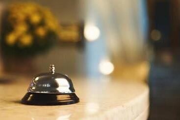 فندق Budget Retreat Tirana & Studios