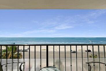 Апарт-отель Amazing And Spectacular Beach Views In Galveston