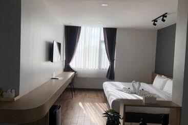 בית מלון כפרי โรงแรม เดอะโมเดล การ์เด้น