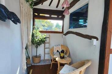 ペンション And Spring