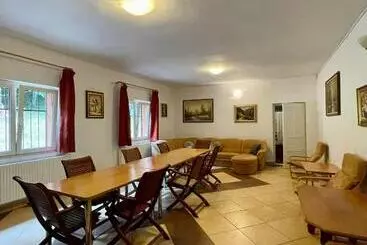 Majatalo Casa Fenyves Vendégház