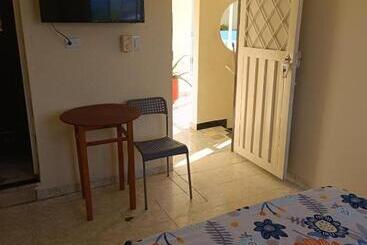 カプセルホテル Cambulos House