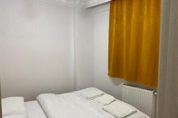 هتل La Perato Suites