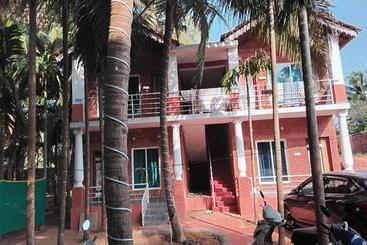 בית מלון כפרי Sea Sun Cottage