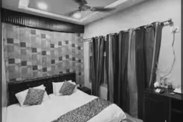Pension New Golden By Glitz Hotels