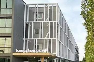 Golden Nest Hotel   Suvarnabhumi