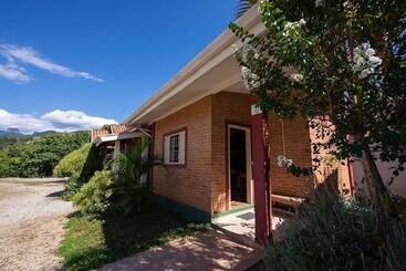 Hostal Chalés Sapucaí Pousada