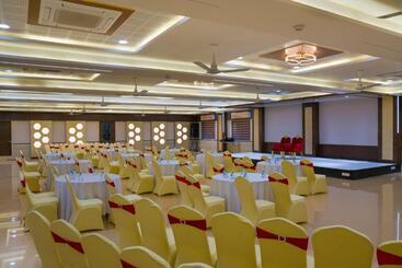 Hotel Viceroy Residency Manor