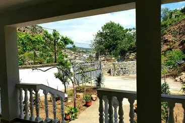 پانسیون Eni Guesthouse Parking On Site