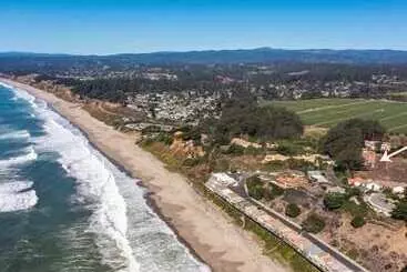 کلبه Secluded 3 Bdr Home Steps To Beach