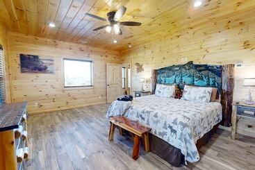 קוטג'' Lazy Bear Lodge