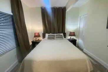 پانسیون Miami Vacations 3 Bedrooms With Parking