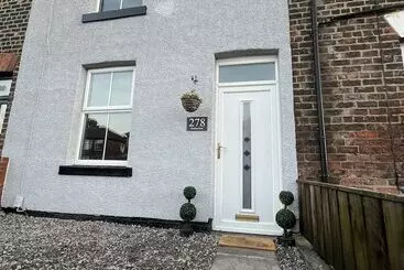 اقامتگاه Cosy Home Perfect For Families And Contractors