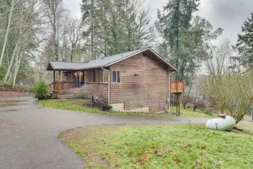 コテージ Serene Shelton Home   Puget Sound Access!