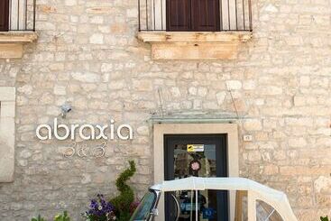 Abraxia B&b
