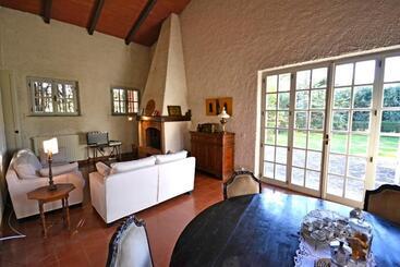 آپارتمانهای توریستها Villa Mimosa