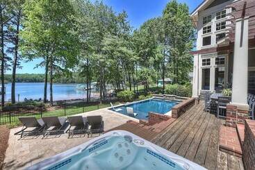 بيت ريفى Boathouse Cove By Avantstay Pool + Swim Dock Hot Tub