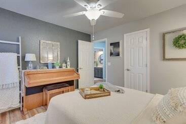 Kır Evi Chandler House W/ Fenced Backyard: Pets Welcome!