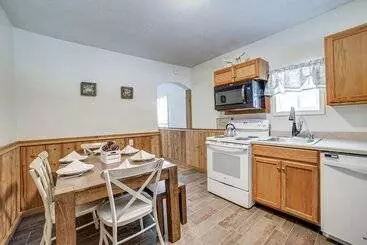 Mökkimajoitus Jones Mills Vacation Rental: Near Skiing & Hiking!