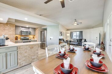 بيت ريفى Peoria Home W/ Private Pool, Hot Tub, & Gas Grill!