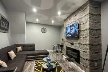 Residenssi Immaculate 4 Bed Detached House In Bootle