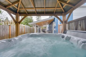 별장 Westport Home W/ Hot Tub: 2 Blocks To Beach!