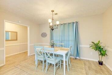 Сельский дом Charming Columbus Home W/ Yard   10 Mi To Dtwn!