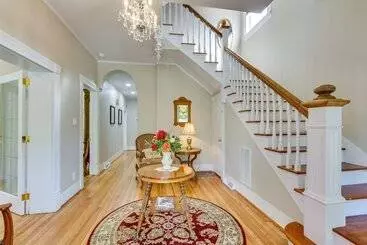 コテージ Danville Retreat W/ Hot Tub & Cozy Fireplace!