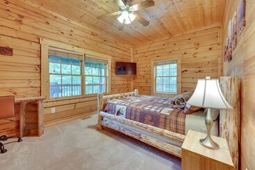 بيت ريفى Ellijay Cabin: Resort Amenities & Mtn Views!