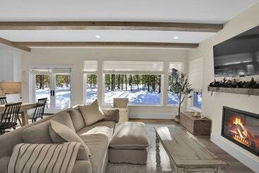 بيت ريفى Mountain Home W/ Private Hot Tub & River Access!