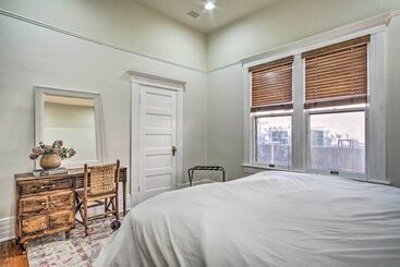 کلبه Stunning Tucson Retreat In Armory Park!