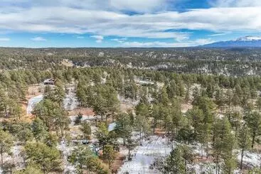 Mökkimajoitus The Bear Den