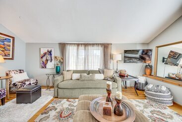 بيت ريفى Vintage Larkspur Farmhouse W/ Yard & Gas Grill!