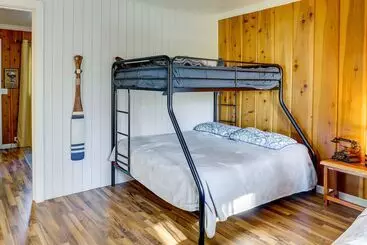 Mökkimajoitus Charming Home W/ Private Dock On Lake Almanor!