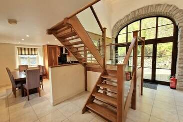 Clifton Cottage At Lovelady Shield