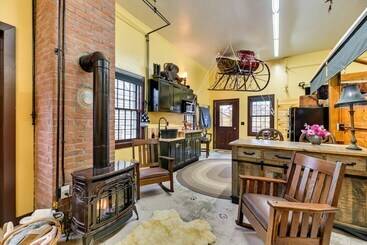 קוטג'' Unique Finger Lakes Converted Horse Barn W/ Patio!