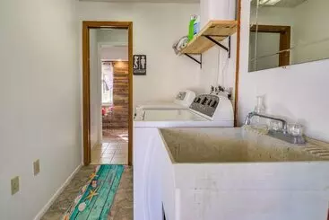 Vakantiehuisje Waterfront Florida Escape W/ Deck & Private Dock!