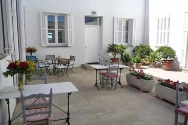 تختخواب و صبحانه Gallo Colorao Adults Only