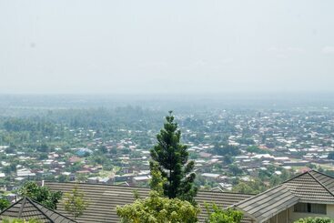 هتل Springs International