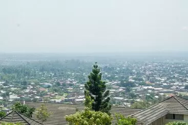 هتل Springs International