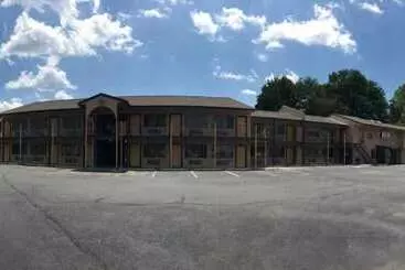 Hotelli Travelers Inn