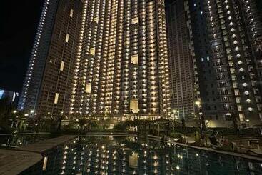 Aparthotel Prisma Residences By La Casa Staycation