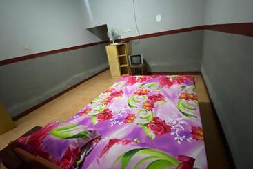 Oyo 93617 Hotel Lanang