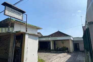 Spot On 93562 Hotel Kenanga 1