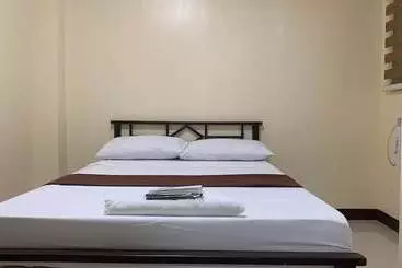 Hotel Oyo 1045 Rayjan Apartelle