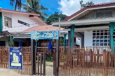 Hotel Reddoorz @ Tandikan Beach Cottages