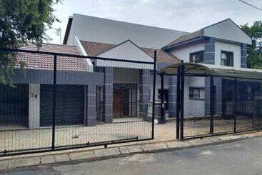 Pensione The Mansion Lodge