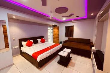 Hotel Lake View Dabhoi