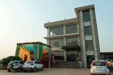 Hôtel The Ritu S Resort