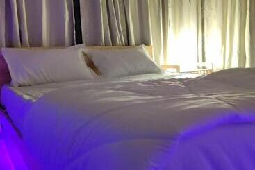 Отель The Camp Square Pawna